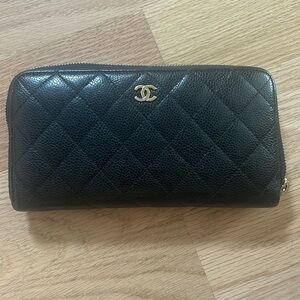 CHANEL WALLET - AUTHENTIC
